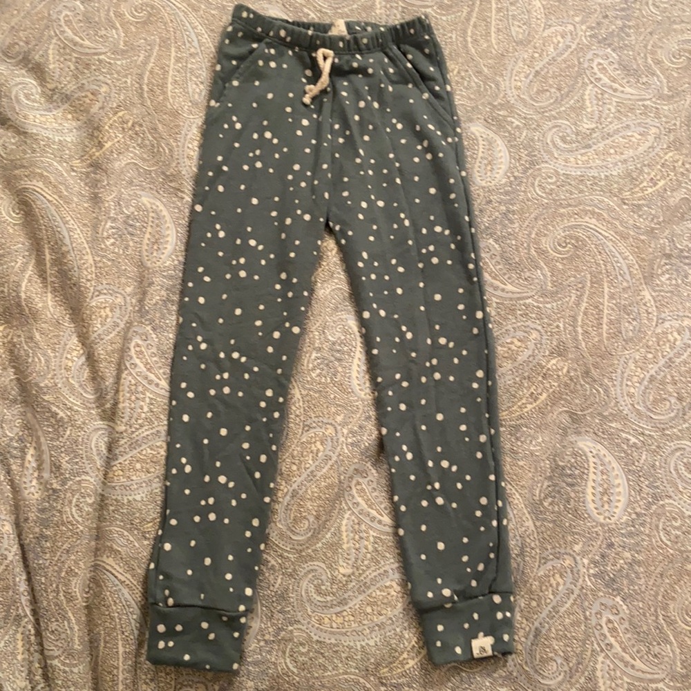 Lulu and Roo joggers sweats. 5T